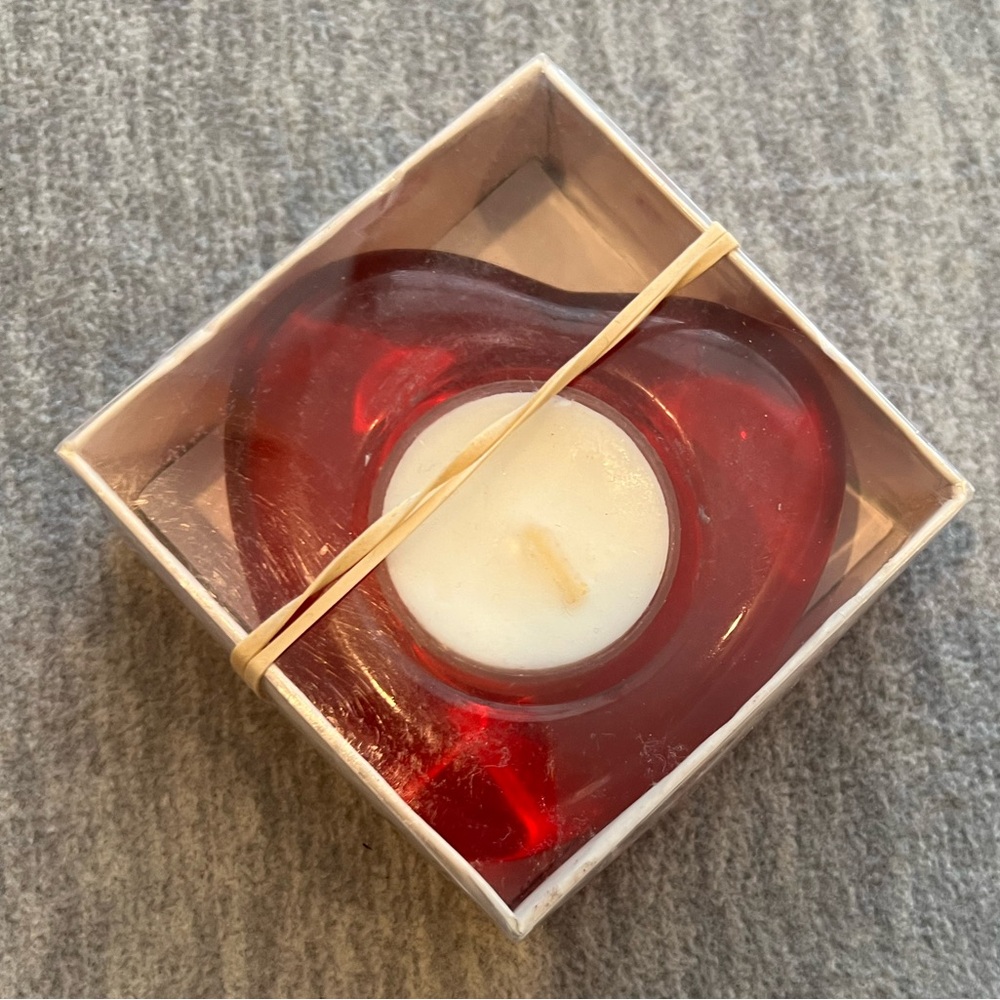 Valentine’s Day glass heavy weight heart shape tea light candle holder boxed new